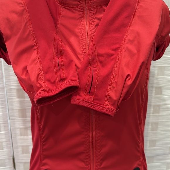 Lululemon Run: Nothing But Run Jacket - Picture 10 of 16